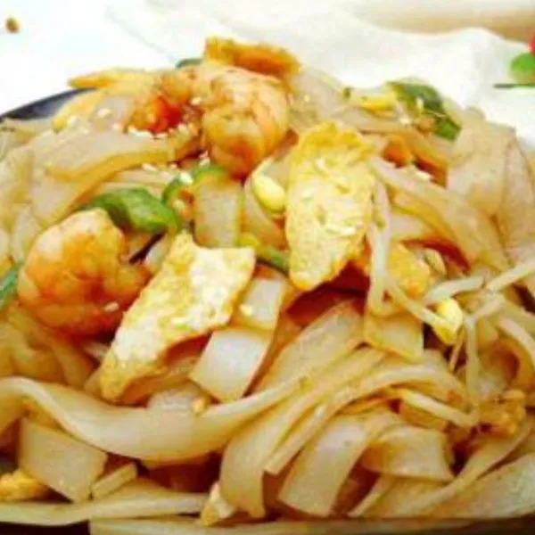 Sauteed Shrimp Egg With Flat Rice Noodle
